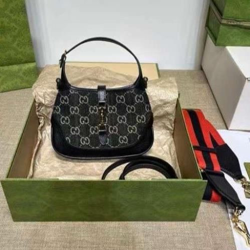 قوتشي جاكي مقاس 19 سم