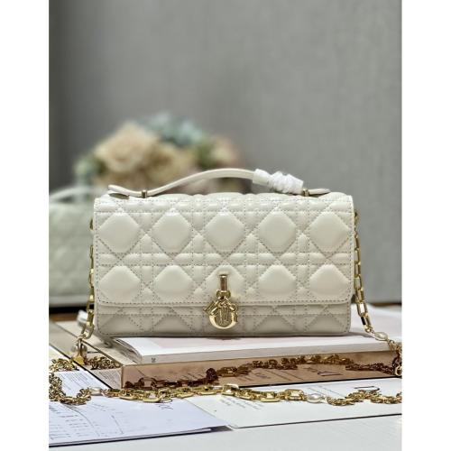 ليدي ديور كلاتش مقاس 21 سم