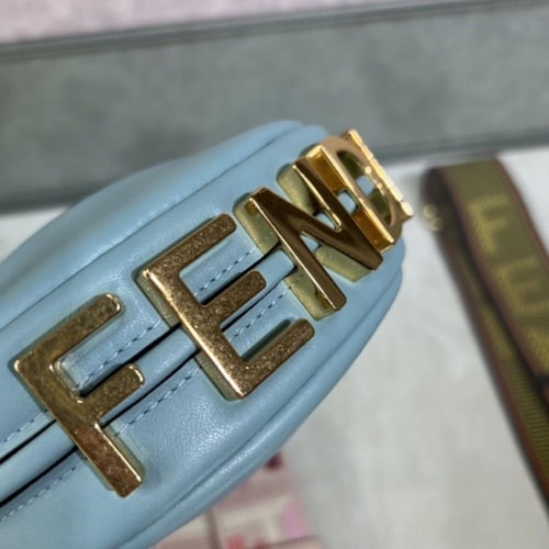 19 سم Fendi Praphy Bag mini
