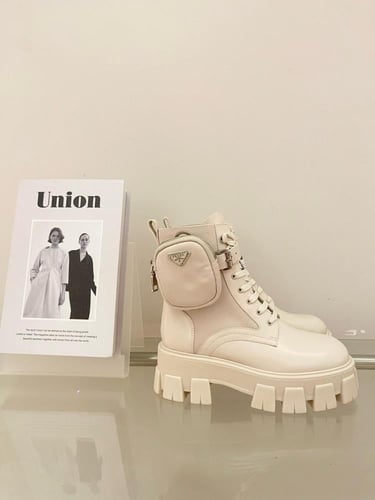بوت برادا PRADA