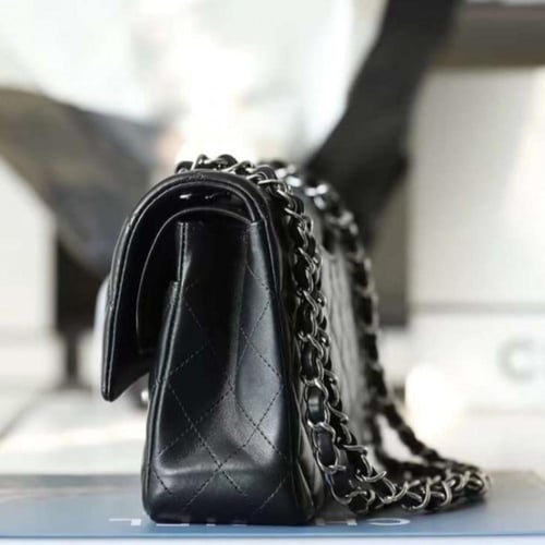 شانيل كلاسك لامب لذر هارد وير فضي مقاس 20 سم