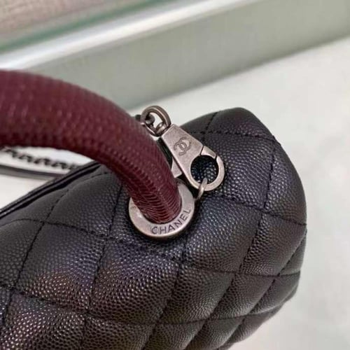 شانيل كوكو هاندل مقاس 24 سم.