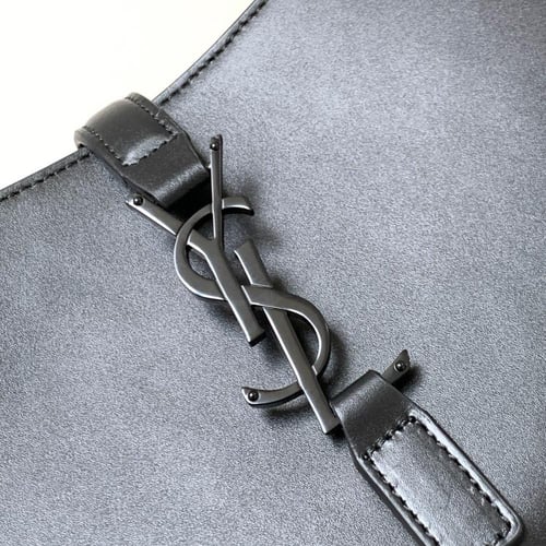 سان لوران LE 5A7 مقاس 24cm