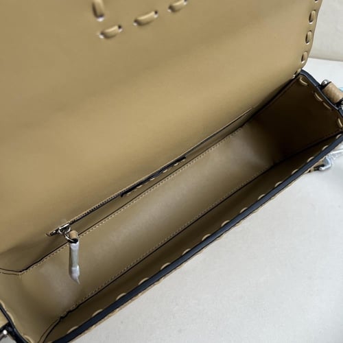 فندي BaGuette ﻿مقاس 27cm