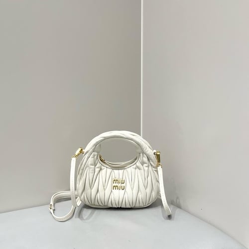 ميو ميو Wander Matelassé مقاس 20cm