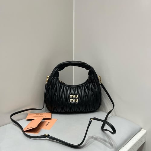 ميو ميو Wander Matelassé مقاس 20cm