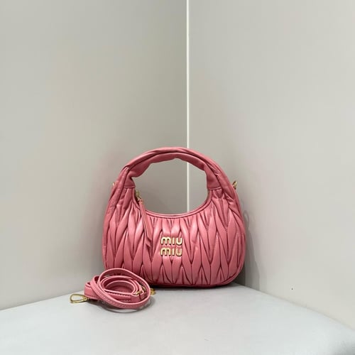 ميو ميو Wander Matelassé مقاس 20cm