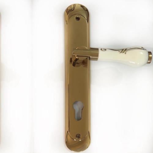 مسكة باب زنك مع خزف