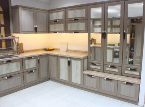 مطبخ المنيوم قطاع خاص مع درف دبل صاج مع سطح رخام ص...