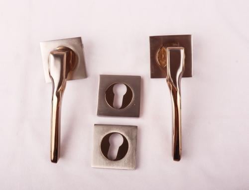 مسكة باب مفصول زنك