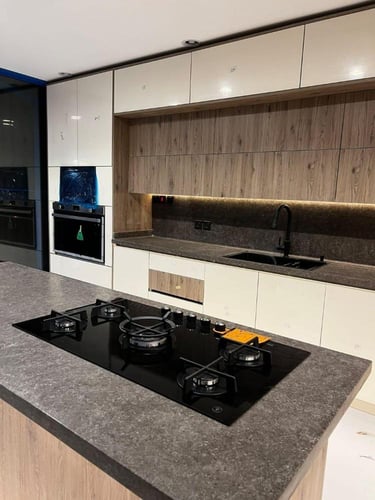 مطبخ المنيوم قطاع خاص مع درف خشب الماني او ايطالي...