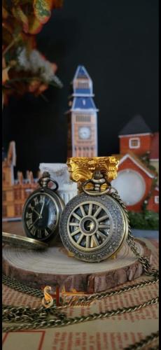 ساعة جيب أنيقة بتصميم كلاسيكي