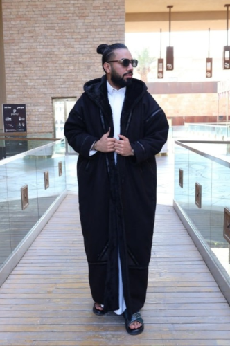 فرو كلاسك مطرزه بمخمل وجلد