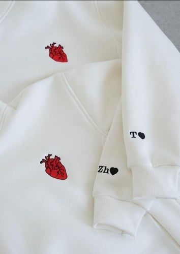 بلوفرات مع تطريز حسب الطلب