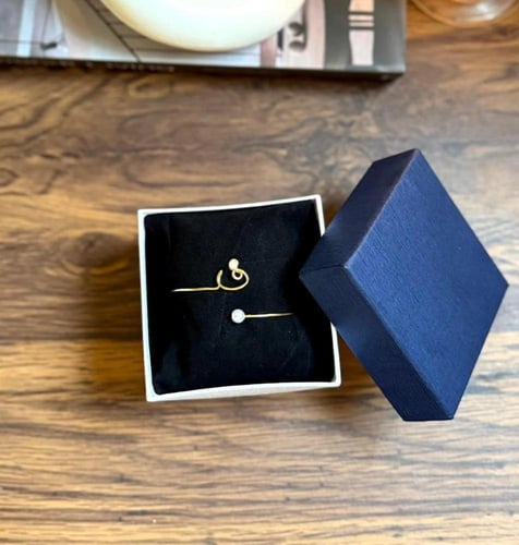 اساور الاحرف بشكل جديد