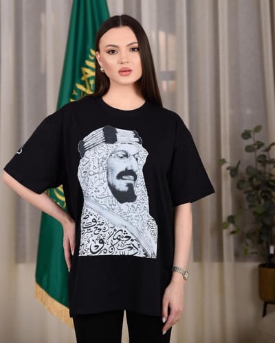 تشيرت صورة الملك عبدالعزيز- متجر شمل