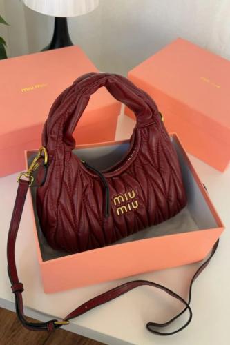 شنطة ميو ميو - برغندي