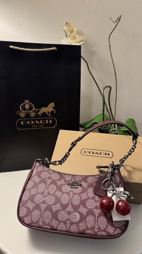 كروس كوتش - برغندي