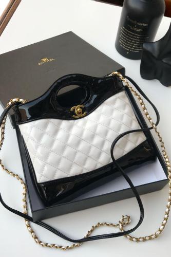 شانيل 01 - أبيض واسود M