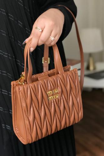 شنطة ميو ميو - بني جملي