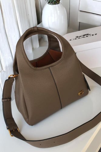 شنطة كوتش لانا - كاكي لوقو ذهبي S