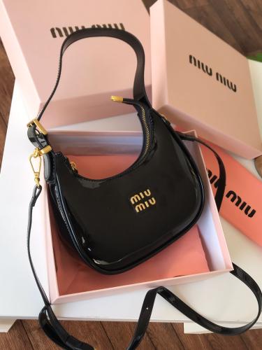 ميو ميو - اسود