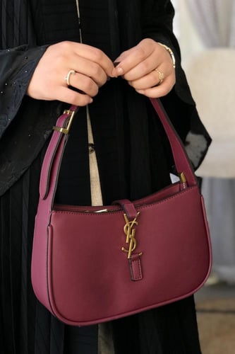 شنطة سان لوران. - عنابي مطفي