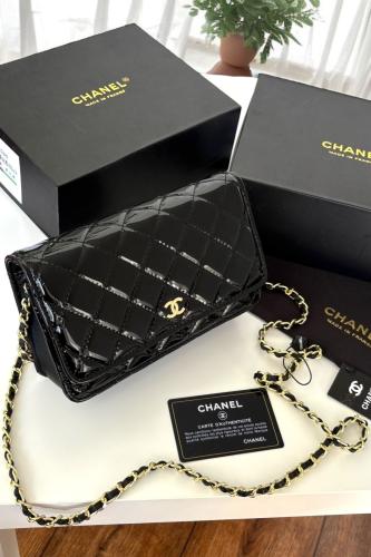 كروس شانيل - اسود ذهبي لامع