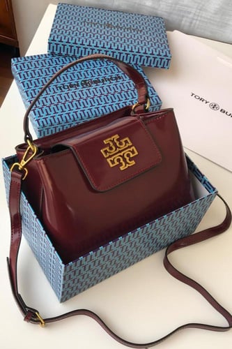 شنطة توري بورتش - عنابي لامع