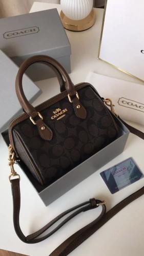 شنطة كوتش روان -بني غامق