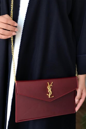 سان لوران - عنابي لامع