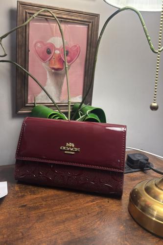 كروس كوتش- عنابي لامع