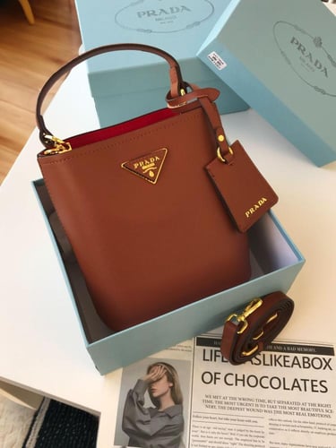 شنطة برادا - بني جملي