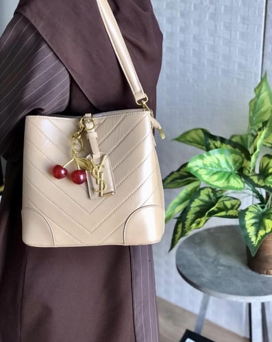 شنطة سان لوران M -بيج