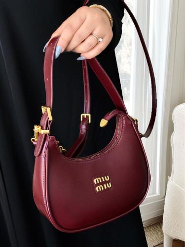 ميو ميو - برغندي لامع