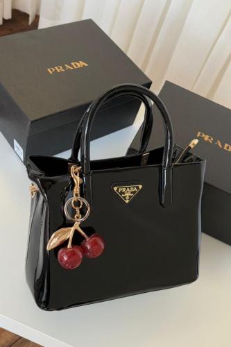 شنطة برادا- اسود