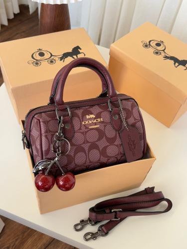 شنطة كوتش روان - برغندي