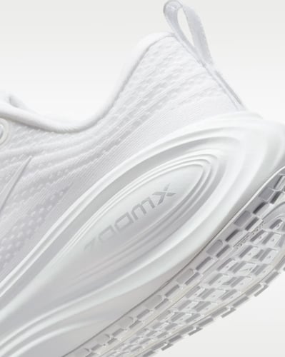 جزمة نايك Nike Vomero Plus نسائي