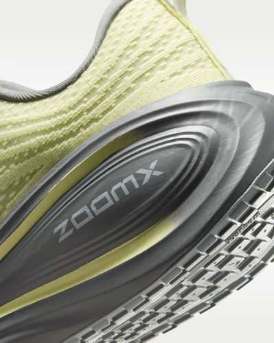 جزمة نايك Nike Vomero Plus نسائي