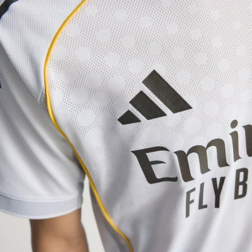 تيشيرت ريال مدريد الرسمي 2025/26 ( الاساسي ) نسخة...