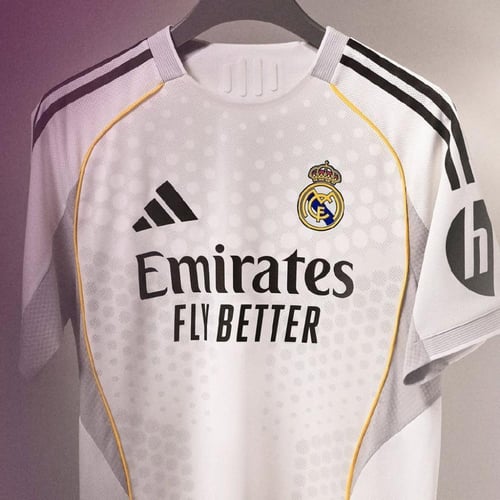 تيشيرت ريال مدريد الرسمي 2025/26 ( الاساسي ) نسخة...