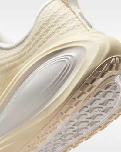 جزمة نايك Nike Vomero Plus نسائي