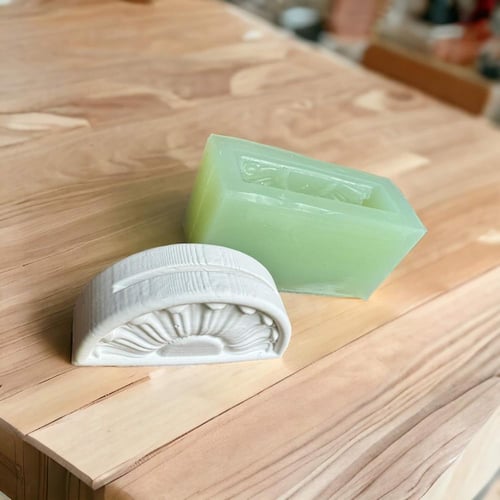 قالب سيليكون حامل لكرت