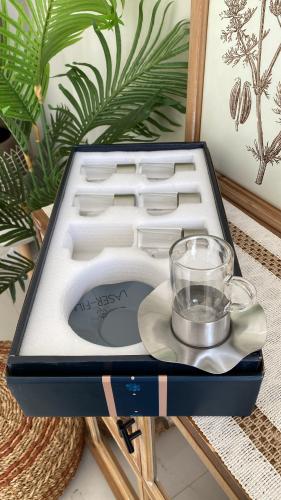 طقم بيالات شاهي بقاعدة استيل 12 قطعة ( 6 بيالات ,...