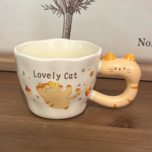كوب لوڤلي كات (Lovely Cat) سيراميك بمقبض ثلاثي الأ...