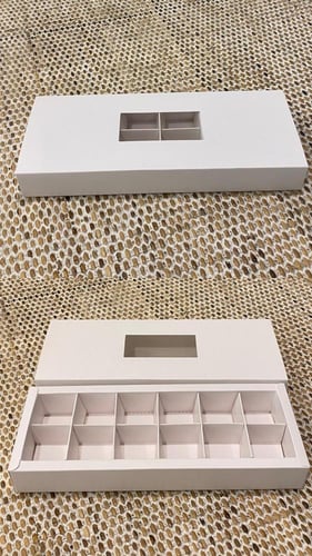 درزن (12 قطعة) بوكس شوكولاتة فاخر مستطيل مقسم داخل...