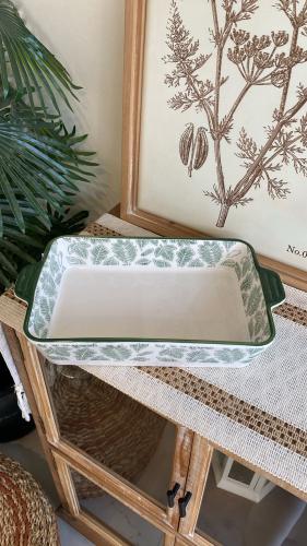 صينة سيراميك بشكل جميل واللوان جميلة