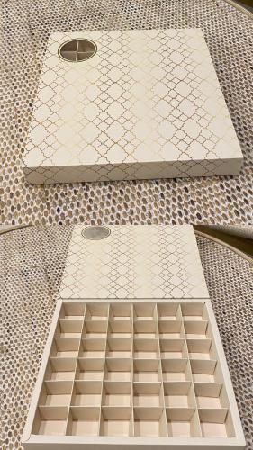 درزن (12 قطعة) بوكس شوكولاتة فاخر مقسم داخلياً (49...