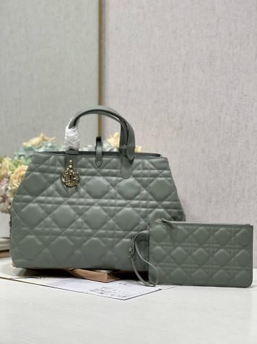 large Dior Toujours