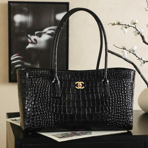chanel- Small Tote Bag